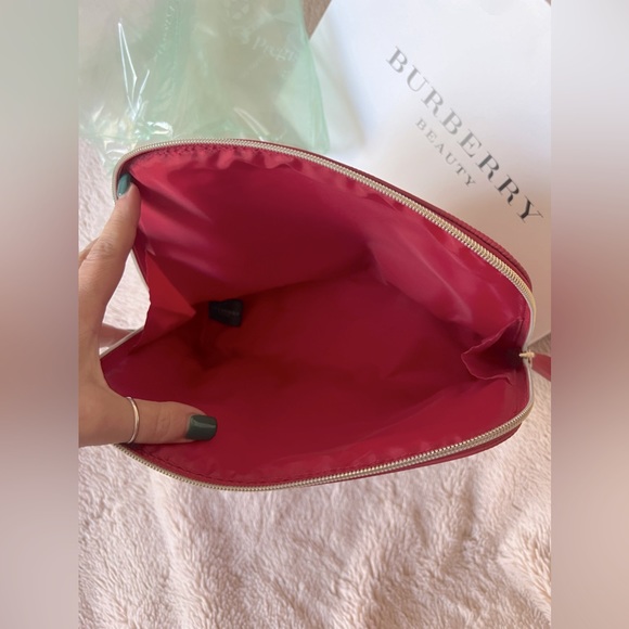 BURBERRY Beauty Limited Edition Large Military Red Nova Plaid Design Trousse - Picture 8 of 12